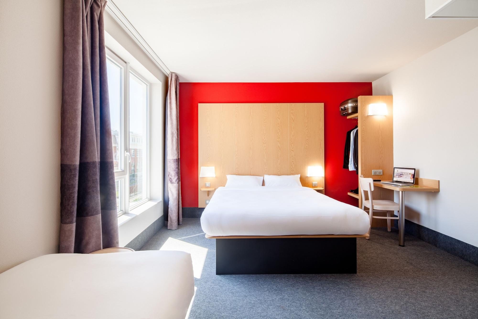 Paris Est Hotel 2*