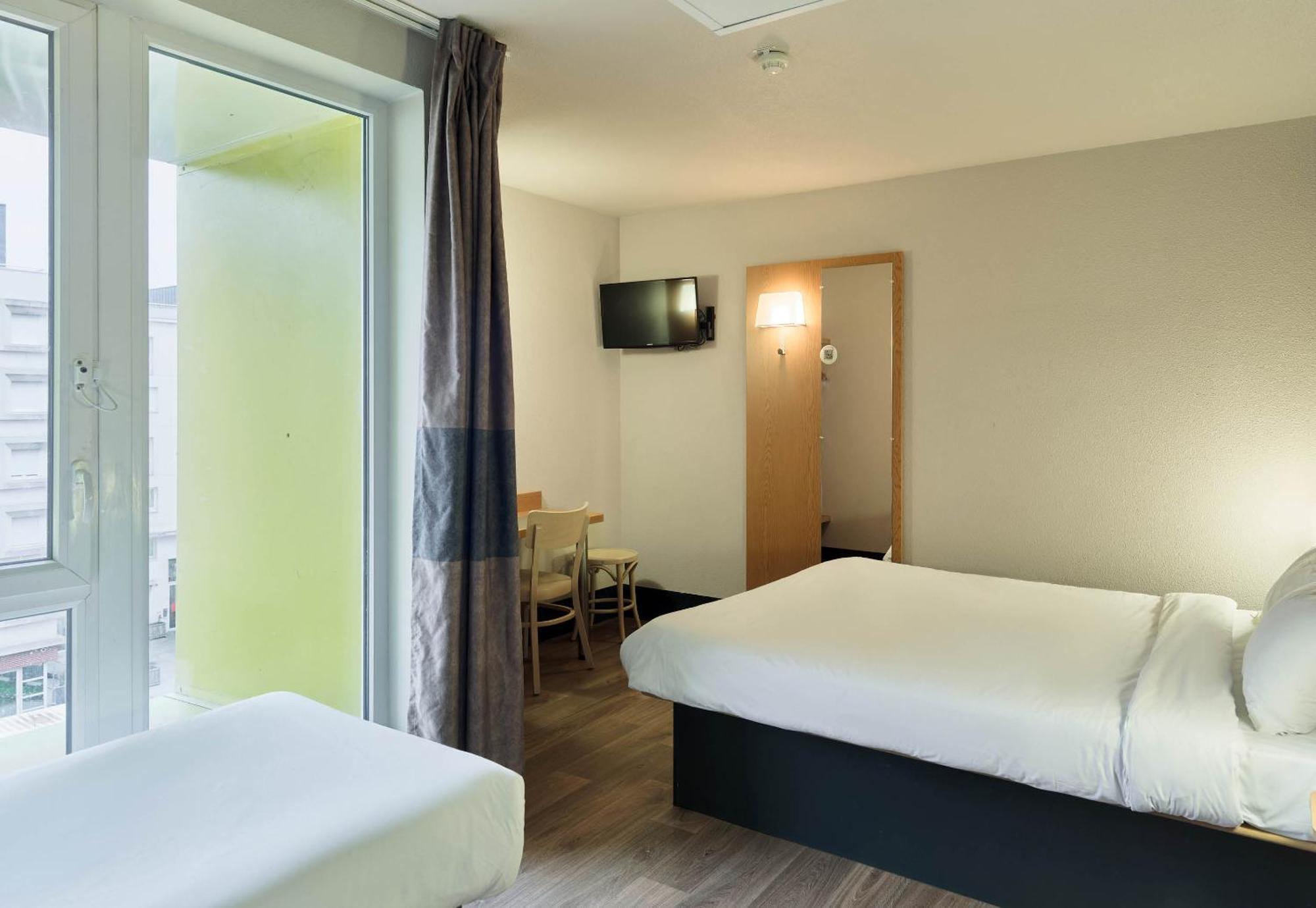 Paris Est Hotel