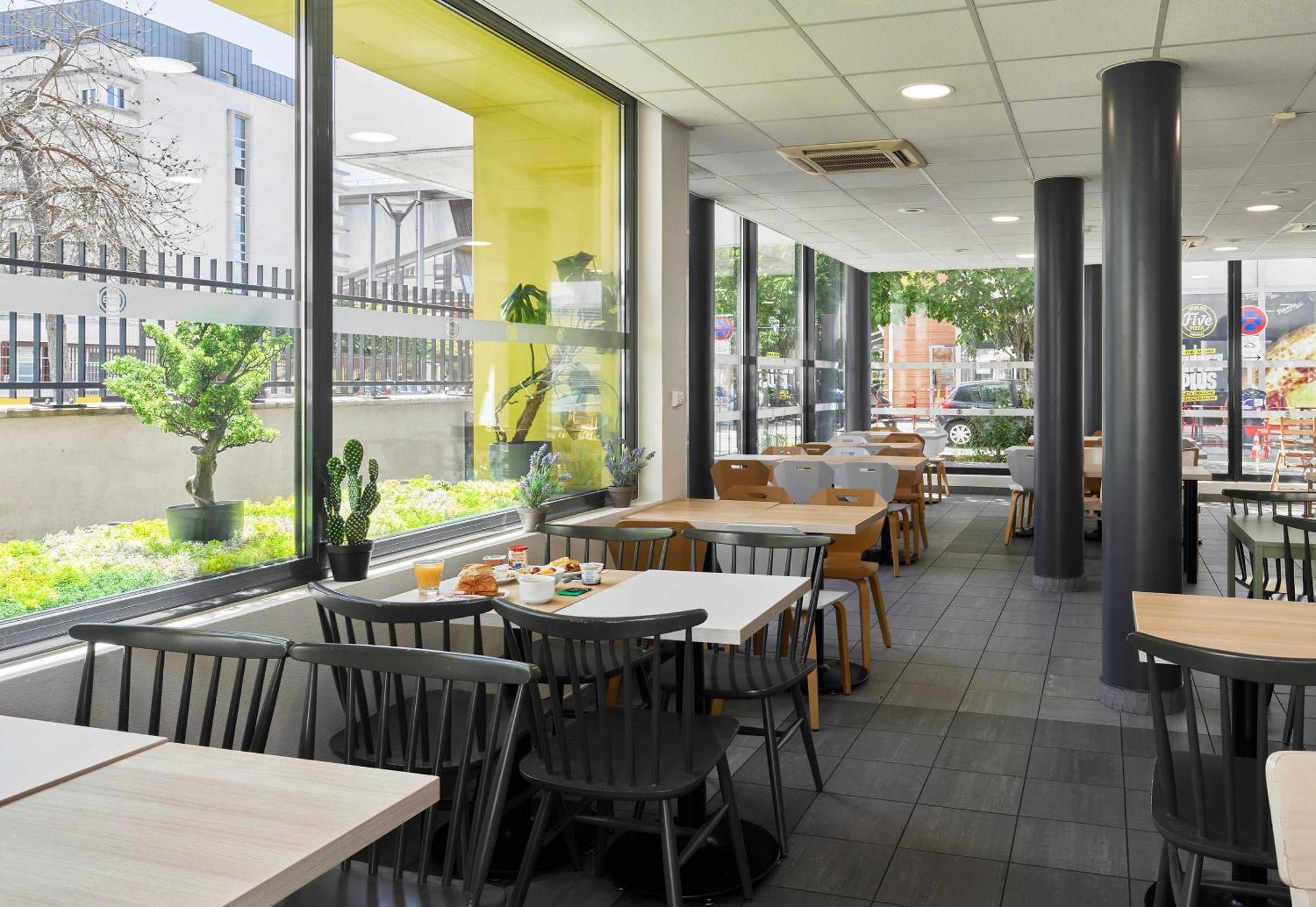 Paris Est Universite Hotel 3*